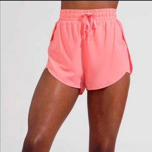 BNWT buffbunny lifesaver shorts